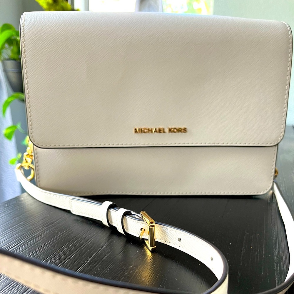 Michael Kors Saffiano white leather Crossbody bag - barely used.